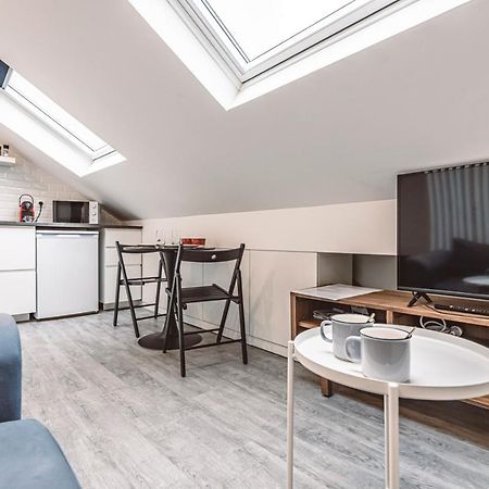 ריימס Le Coquet Logement Climatise Face A La Cathedrale - 3G מראה חיצוני תמונה
