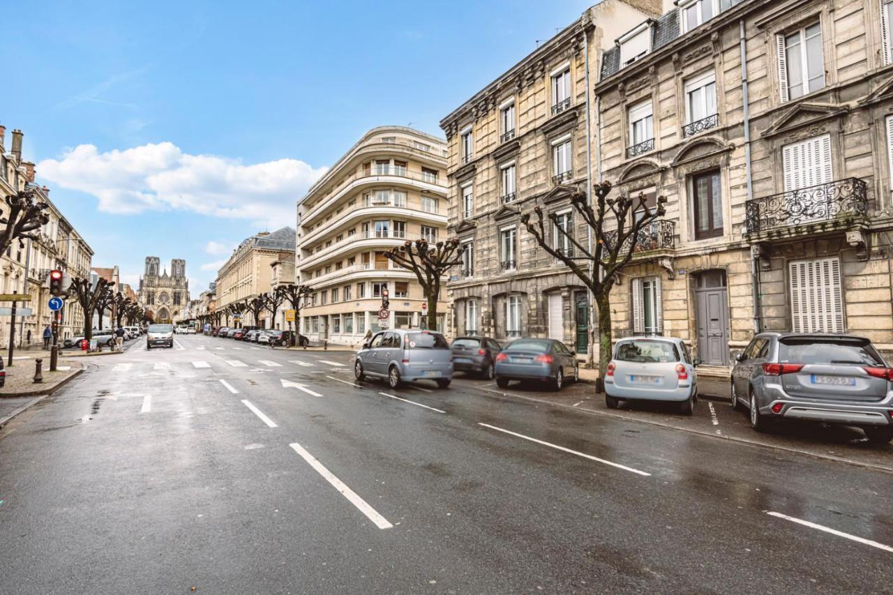 ריימס Le Coquet Logement Climatise Face A La Cathedrale - 3G מראה חיצוני תמונה